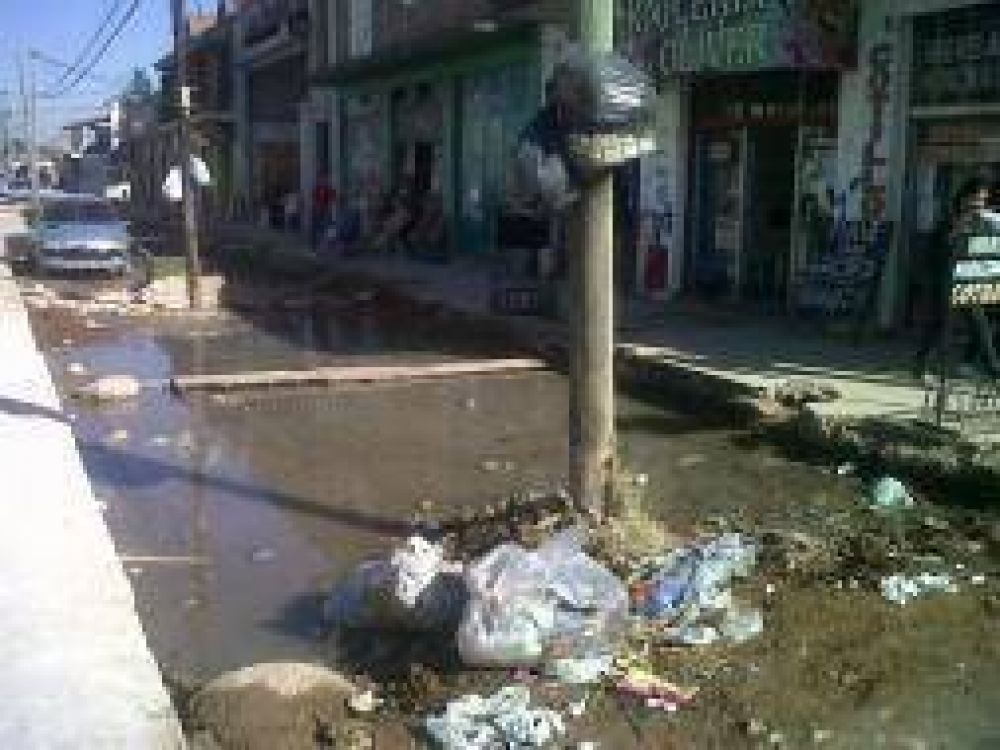 Esteban Echeverr�a: Vecinos organizan marcha contra intendente Gray por obras paralizadas