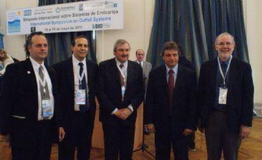 Representantes de 20 pa�ses de Am�rica, Asia y Europa deliberan en el Simposio Internacional de Sistemas de Emisarios