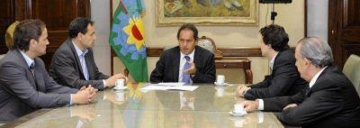 Scioli le enrostra foto a Massa con uno de sus ex aliados