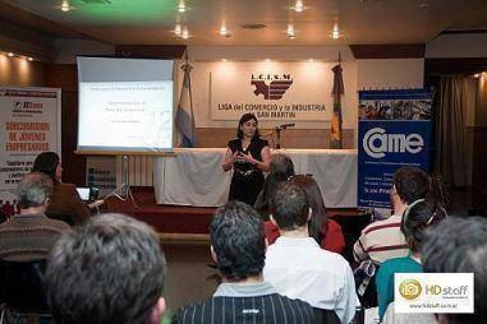SAN MART�N - PLAN DE DESARROLLO EMPRENDEDOR EN LA LIGA DEL COMERCIO Y LA INDUSTRIA 