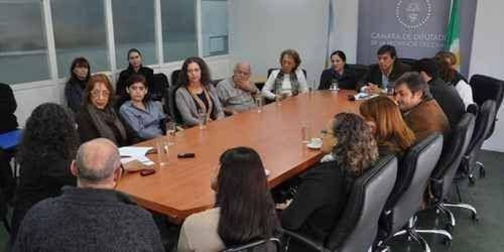 Proponen que se ense�e portugu�s en la escuela secundaria