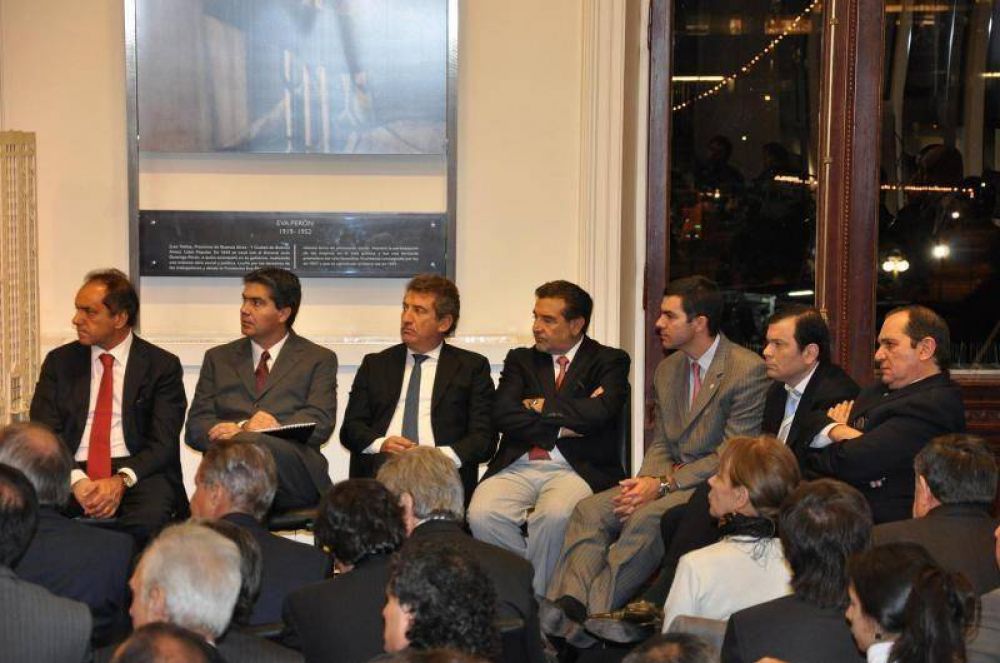 El Gobernador Gerardo Zamora participar� del Primer Encuentro de Gobernadores argentinos con sus pares Chilenos 