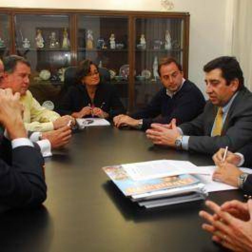 Corpacci y Mera se reunieron con directivos de la empresa Alumbrera 