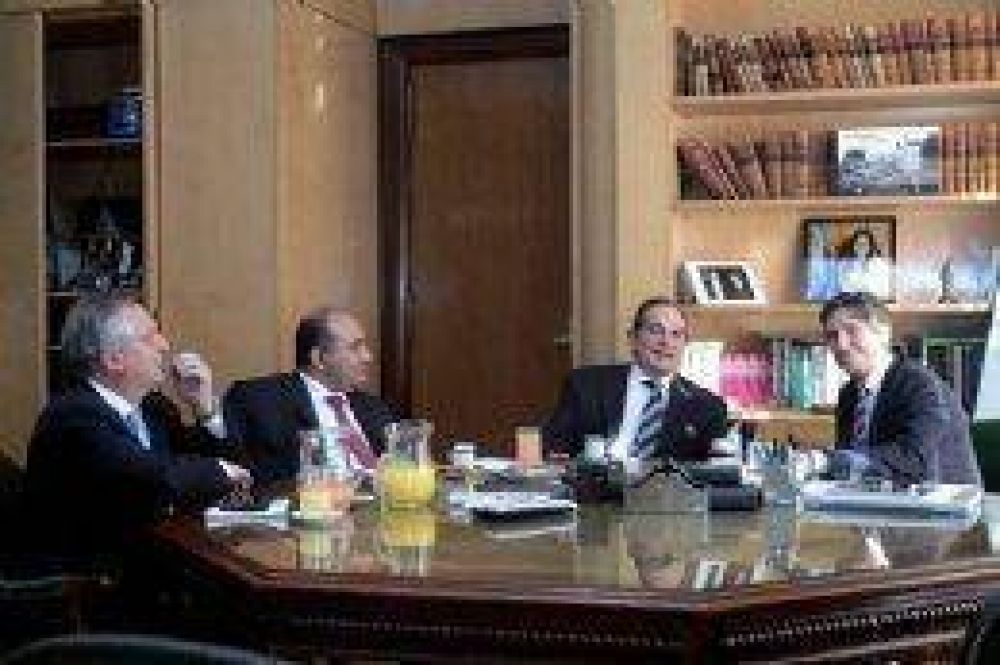 Alperovich prev� un buen a�o y con m�s ayuda de la Naci�n