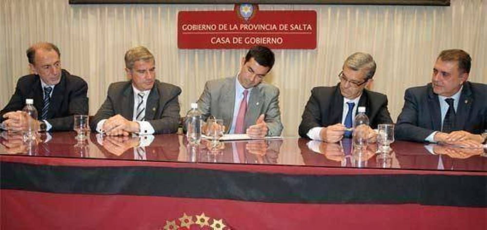 Julin Domnguez firm en Salta convenios por $26 millones e inaugur obras