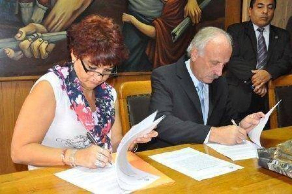 Se firm� un convenio con el Registro Nacional de Ni�os Extraviados 