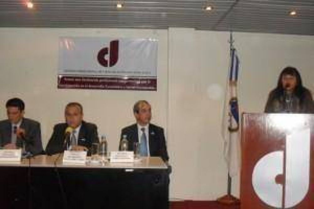 Destacan apoyo a la �Creaci�n del Paseo de la Bandera�