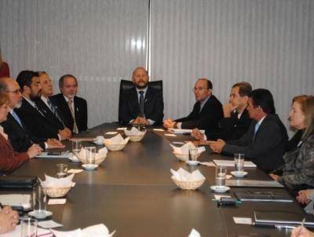 Acuerdo Gobierno-UNICEF por una labor conjunta a favor de la ni�ez
