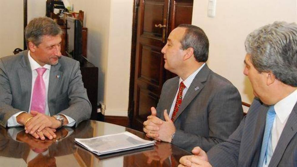 Presi�n para que Campana sea el candidato a intendente de la unidad