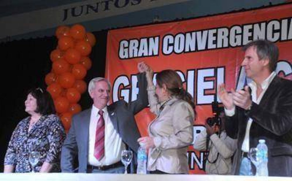 Carlos Rivas es candidato de la Convergencia duhaldista