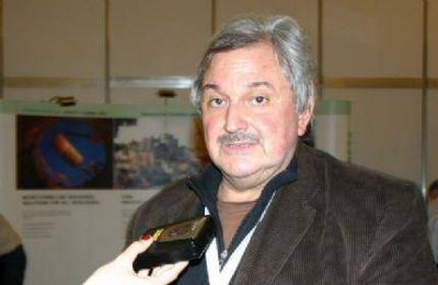 Del Ollio: �Para junio haremos los primeros traslados de los ca�os desde la Base Naval y para fin de a�o, la obra del Emisario va a estar instalada�