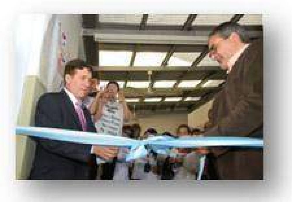 LAN�S - EL INTENDENTE INAUGUR� IMPORTANTES OBRAS DE INFRAESTRUCTURA EN EL HOSPITAL ARTURO MELO 