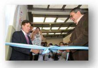 LAN�S - EL INTENDENTE INAUGUR� IMPORTANTES OBRAS DE INFRAESTRUCTURA EN EL HOSPITAL ARTURO MELO 