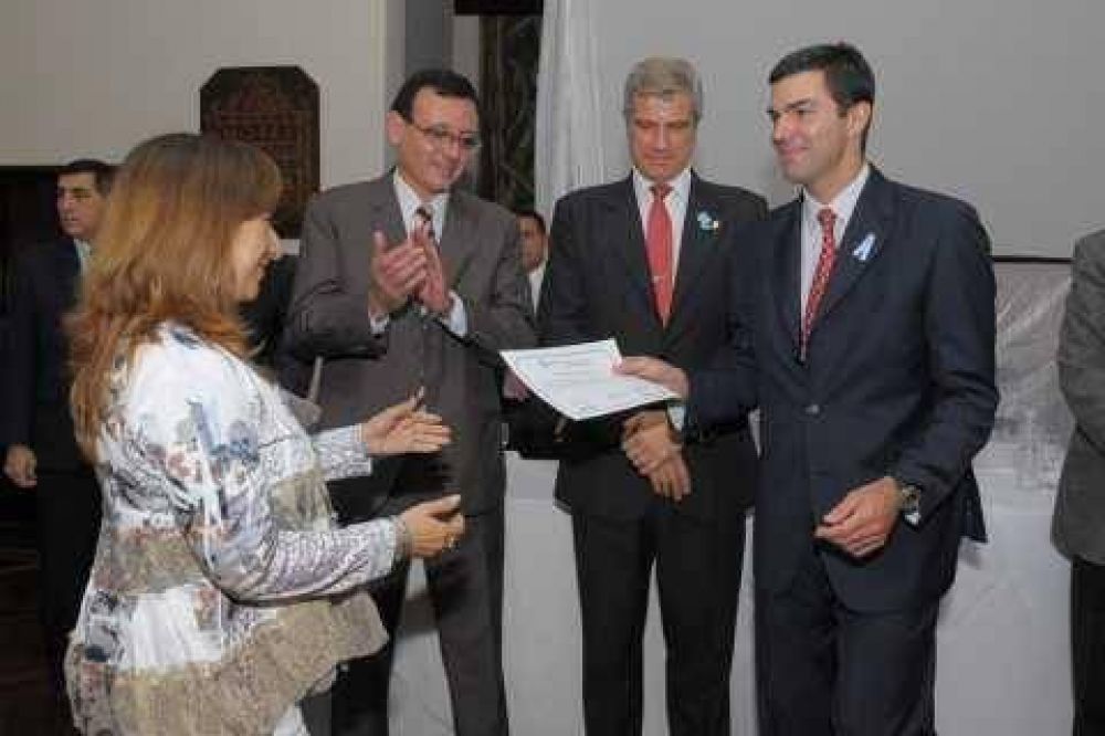 El Gobernador inaugur� el Seminario de H�bitos de Vida Saludables en Salta