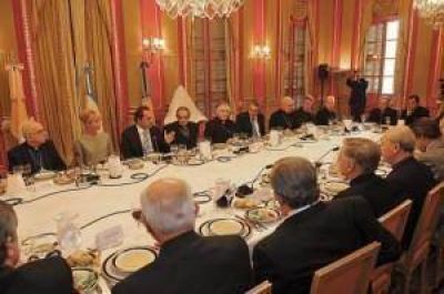 Particip� Juan Su�rez, de Laferrere: Scioli se mostr� con obispos bonaerenses en lo que llam� una �reuni�n de trabajo�