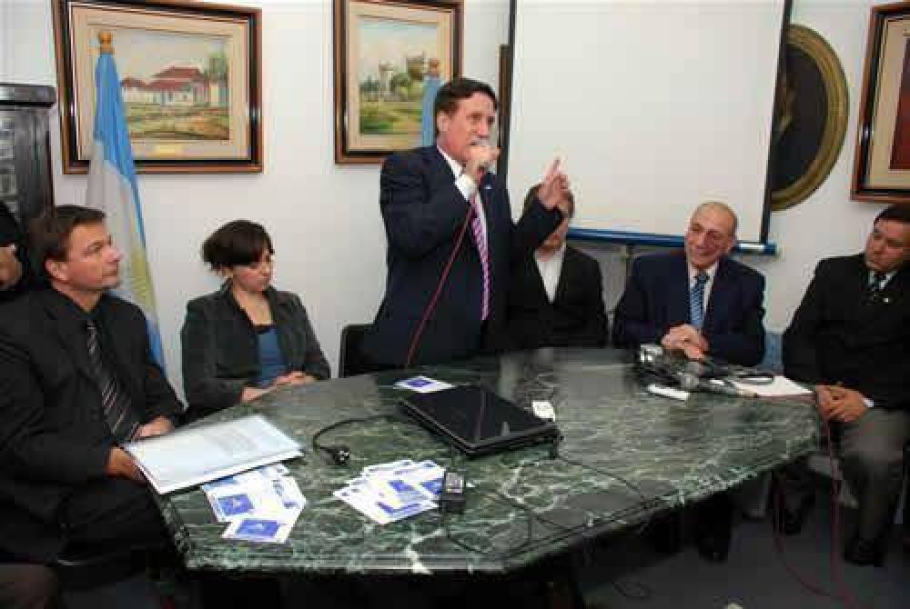  FUE INAUGURADO OFICIALMENTE EL INSTITUTO DE EDUCACI�N POL�TICA, ECON�MICA Y SOCIAL �PRESIDENTE DR. N�STOR KIRCHNER� 
