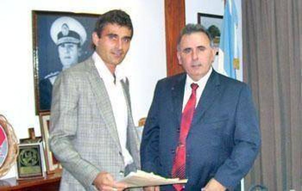 Ricardo Ruggeri anunci� la licitaci�n de cloacas para El Socorro y Acevedo 