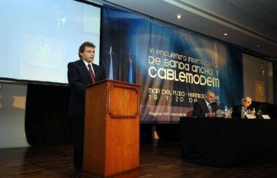 Fuerte defensa de Pulti a Cristina tras discurso �insultante� de la Asociaci�n de TV por Cable
