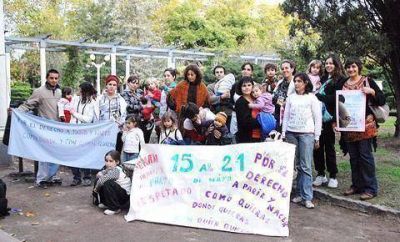 Caminata e informaci�n sobre los derechos de las mujeres embarazadas 