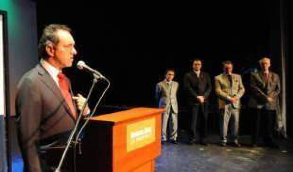 Scioli: �Este gobierno municipal trabaja para darle mayor seguridad a sus vecinos�