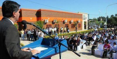 Capitanich inaugur� m�ltiples obras en Makall�