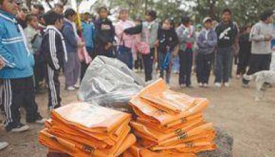 COMIENZAN A REPARTIR HOY BOLSAS DE COLOR NARANJA PARA SEPARAR RESIDUOS