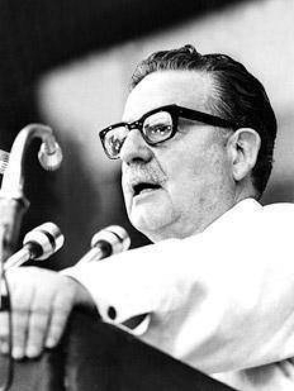 Un argentino en la exhumaci�n de Allende