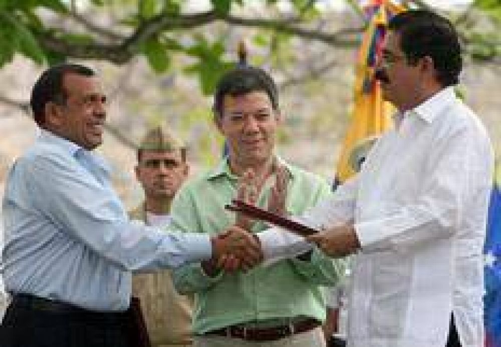 Zelaya firm� con Lobo su vuelta a Honduras