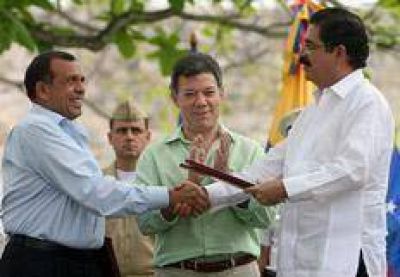 Zelaya firm� con Lobo su vuelta a Honduras