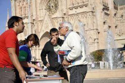 La Juventud Peronista trabaj� en la plaza Belgrano