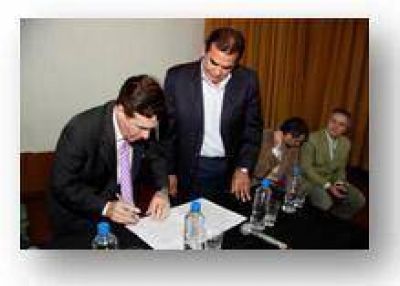 LAN�S - D�AZ P�REZ FIRM� JUNTO AL TITULAR DEL OPDS  EL CONVENIO �TU MANZANA RECICLA�