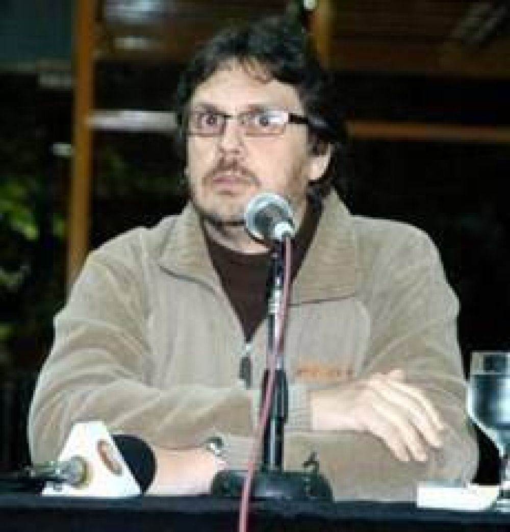 SAN MART�N - MA�ANA DESDE LAS 18, FELIPE PIGNA DISERTAR� EN EL PALACIO MUNICIPAL 