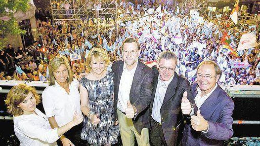 Presiones para que Zapatero renuncie y adelante los comicios