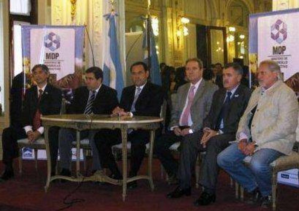 Entregaron fondos a entidades ca�eras