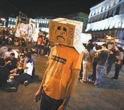 Los �indignados� siguen, pero cansados