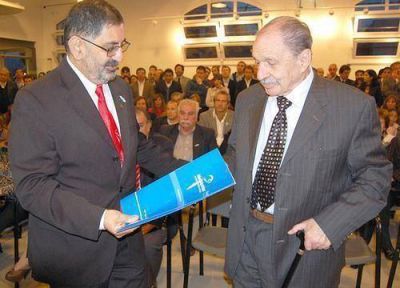 Establecer�n el premio  H�ctor Tiz�n a la cultura
