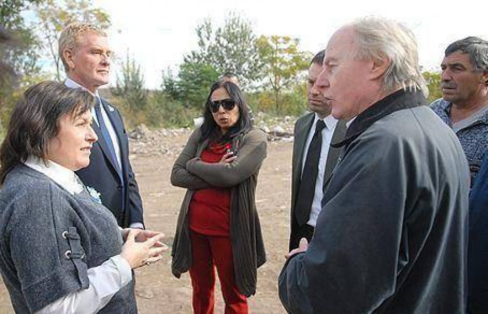 Sorpresiva visita de De Narv�ez y Oca�a al Basural Municipal