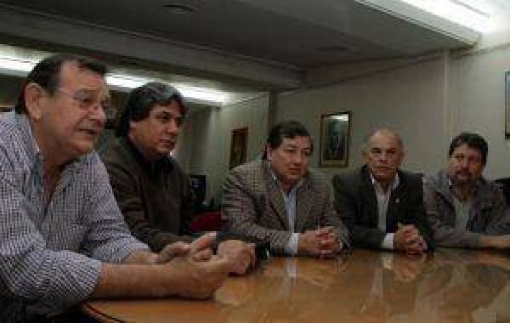 Con candidatos propios, el Frente para la Victoria respaldar� a Cristina y Capitanich