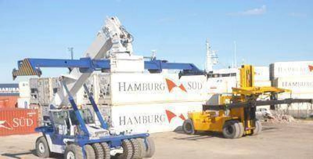 El puerto vuelve a despachar contenedores al exterior