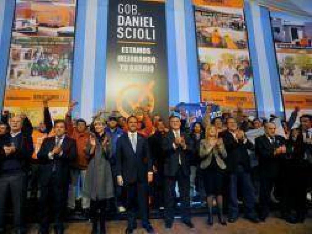 Presidente Per�n: Regueiro recibi� subsidio para pavimentaci�n