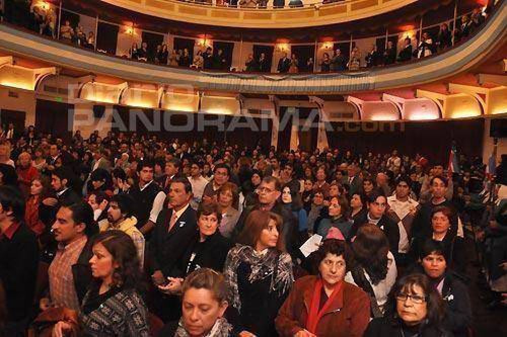 El 25 de Mayo lleg� con una velada de gala inolvidable
