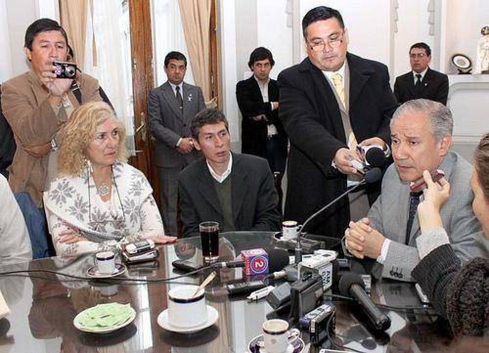 Barrionuevo interioriz� a la  prensa sobre las gestiones  en torno al proyecto del  Ferrocarril a Chile