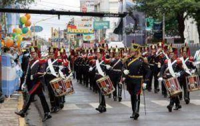 Un centenar de granaderos, atracci�n del desfile