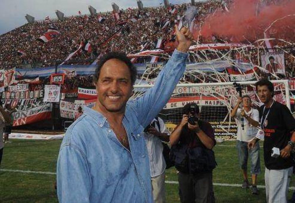 Scioli quiere depurar �la catarata de precandidaturas�