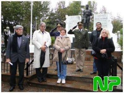 BAJO UNA TENUE LLOVIZNA JOSE C. PAZ RECORDO EL NACIMIENTO DE LA PATRIA 