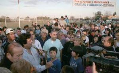 En campa�a: El intendente Espinoza, estuvo en barrio Villegas