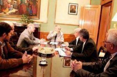 Barrionuevo se reuni� con la comisi�n directiva de la C�mara del Tabaco