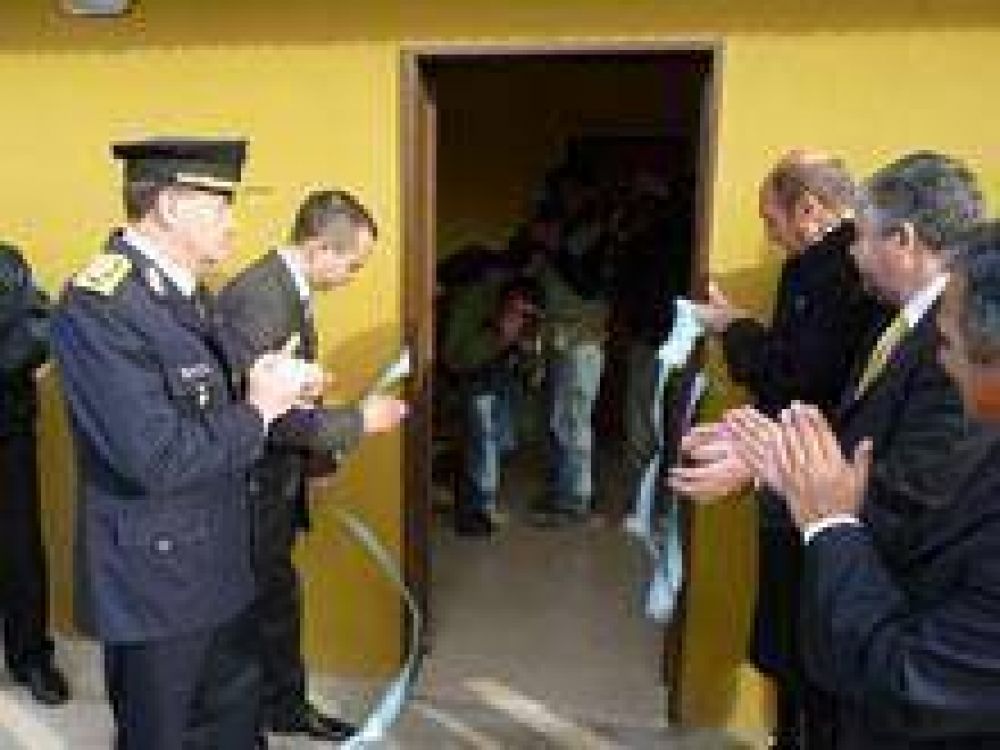  Inauguraron nuevas dependencias policiales en Allen