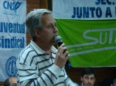 Paguegui, con los tapones de punta contra el Vecinalismo