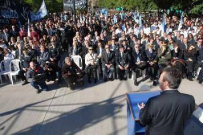 Breitenstein destac� el trabajo de los vecinos "an�nimos" y llam� a un "nuevo comienzo" del pa�s y de la ciudad
